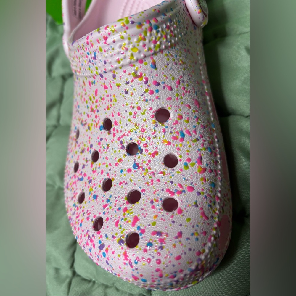 CROCS Kids Classic Clog Paint Splatter Pink - Picture 4 of 4